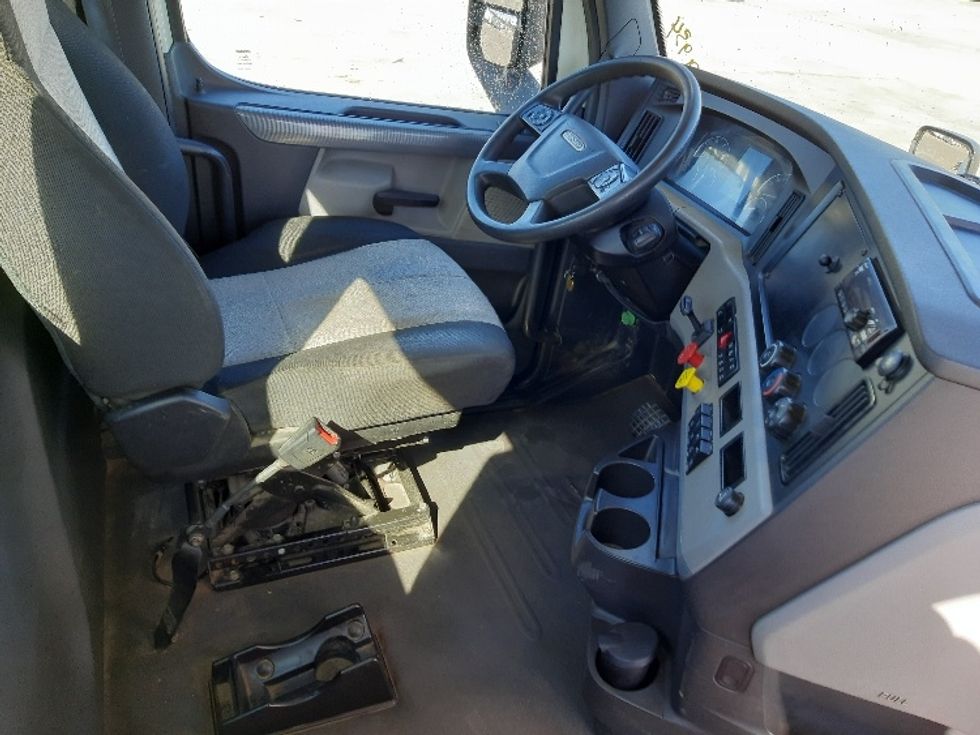 Day Cab Tractor-Heavy Duty Tractors-Freightliner-2020-T12664ST-Fort Worth-TX-204,014\n\t\tmiles-$ 70,750 - Image 14