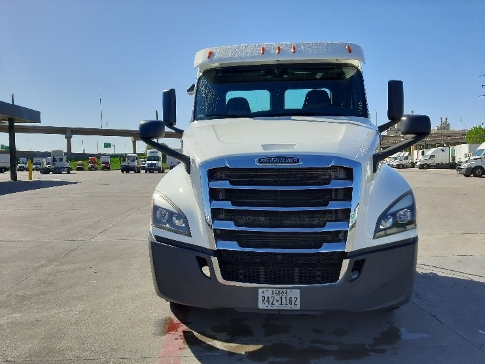 Day Cab Tractor-Heavy Duty Tractors-Freightliner-2020-T12664ST-Fort Worth-TX-204,014\n\t\tmiles-$ 70,750 - Image 2