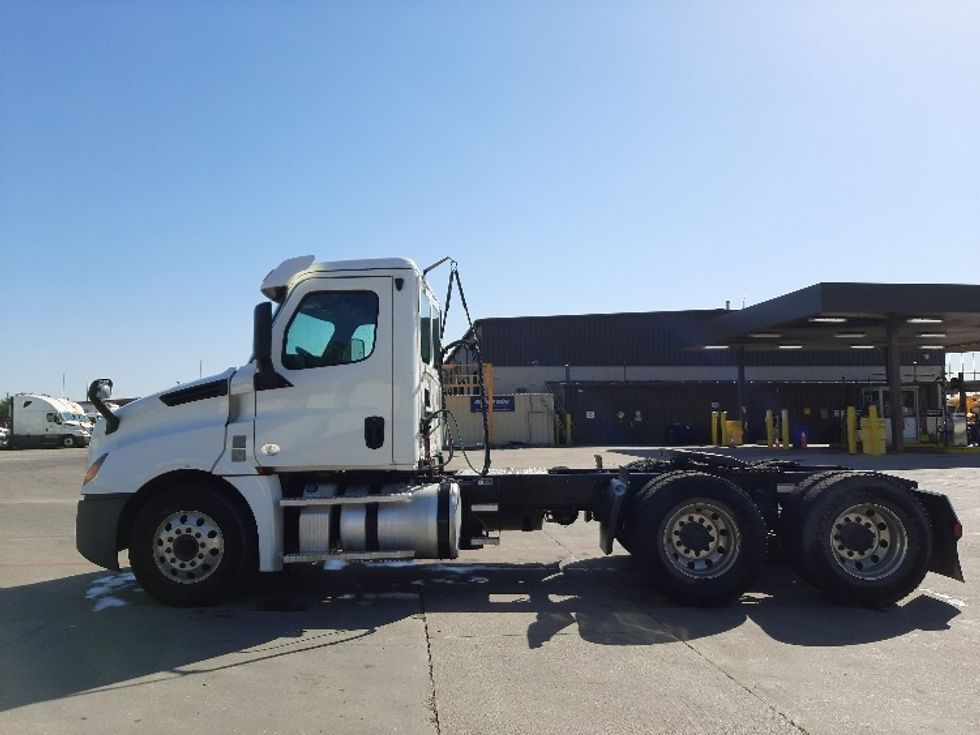 Day Cab Tractor-Heavy Duty Tractors-Freightliner-2020-T12664ST-Fort Worth-TX-204,014\n\t\tmiles-$ 70,750 - Image 4