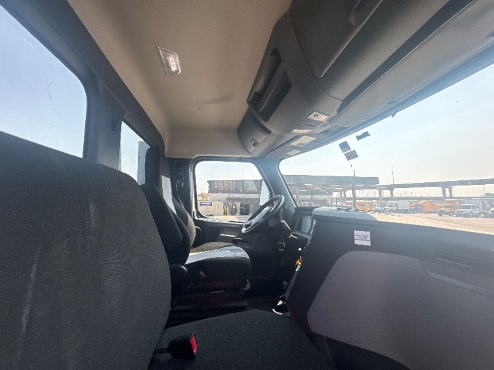 Day Cab Tractor-Heavy Duty Tractors-Freightliner-2020-T12664ST-Fort Worth-TX-226,164\n\t\tmiles-$ 68,250 - Image 14