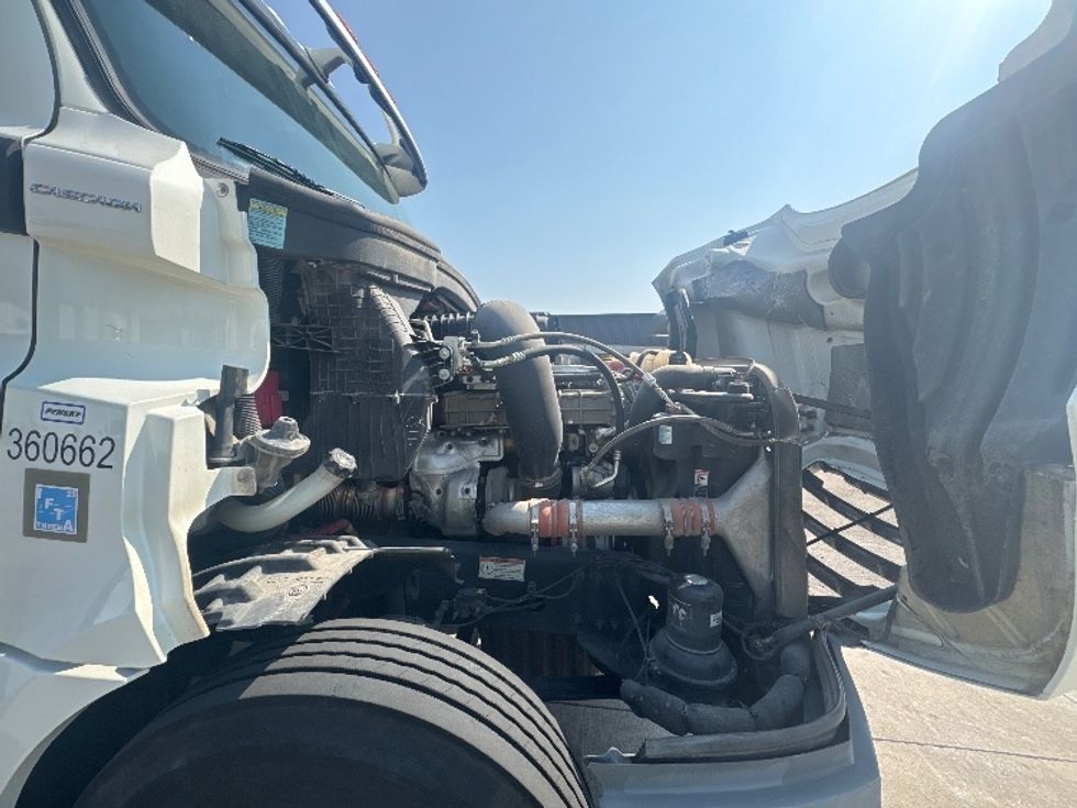 Day Cab Tractor-Heavy Duty Tractors-Freightliner-2020-T12664ST-Fort Worth-TX-226,164\n\t\tmiles-$ 68,250 - Image 15