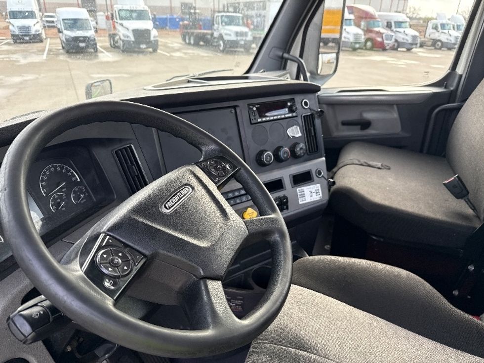 Day Cab Tractor-Heavy Duty Tractors-Freightliner-2020-T12664ST-Fort Worth-TX-275,336\n\t\tmiles-$ 61,500 - Image 10