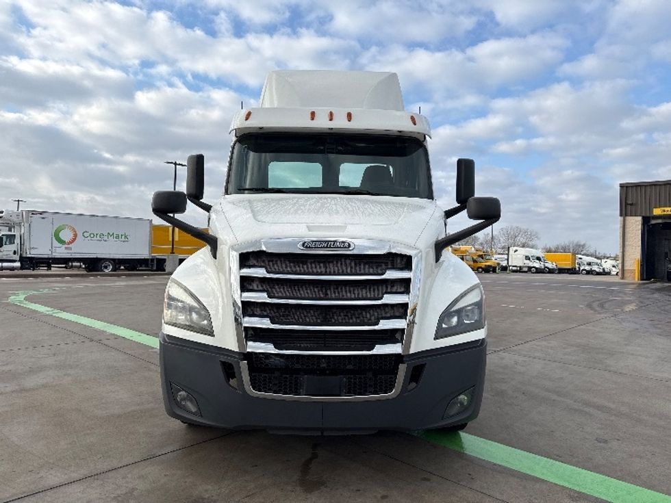 Day Cab Tractor-Heavy Duty Tractors-Freightliner-2020-T12664ST-Fort Worth-TX-275,336\n\t\tmiles-$ 61,500 - Image 2