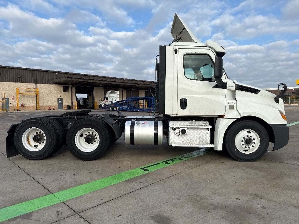 Day Cab Tractor-Heavy Duty Tractors-Freightliner-2020-T12664ST-Fort Worth-TX-275,336\n\t\tmiles-$ 61,500 - Image 8