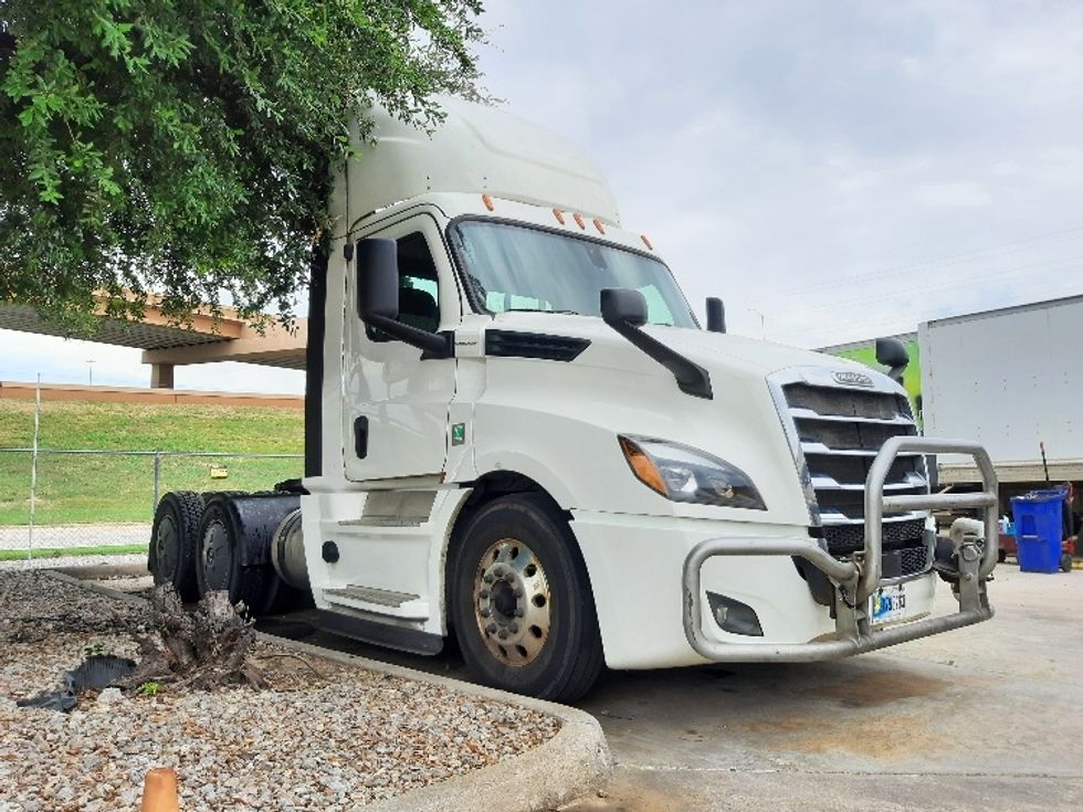 Day Cab Tractor-Heavy Duty Tractors-Freightliner-2020-T12664ST-Fort Worth-TX-781,604\n\t\tmiles-$ 10,000 - Image 1