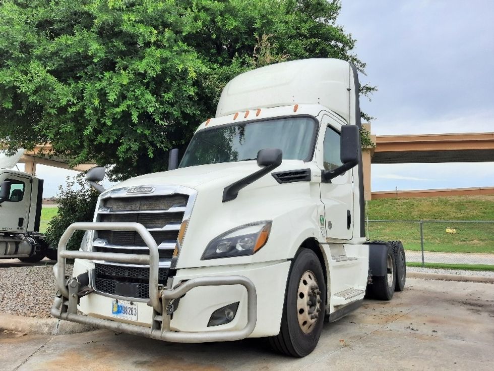 Day Cab Tractor-Heavy Duty Tractors-Freightliner-2020-T12664ST-Fort Worth-TX-781,604\n\t\tmiles-$ 10,000 - Image 3