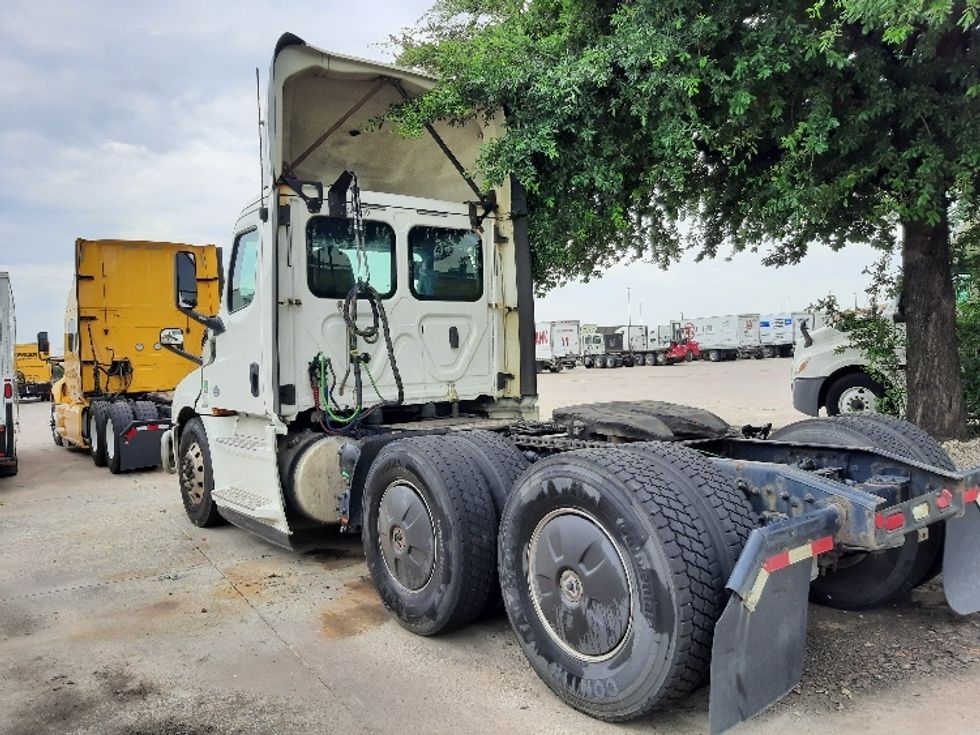 Day Cab Tractor-Heavy Duty Tractors-Freightliner-2020-T12664ST-Fort Worth-TX-781,604\n\t\tmiles-$ 10,000 - Image 5