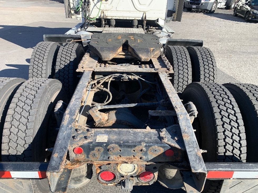 Day Cab Tractor-Heavy Duty Tractors-Freightliner-2020-T12664ST-Franklin-MA-689,274\n\t\tmiles-$ 30,750 - Image 6