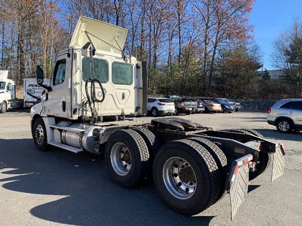 Day Cab Tractor-Heavy Duty Tractors-Freightliner-2020-T12664ST-Franklin-MA-695,743\n\t\tmiles-$ 26,500 - Image 5
