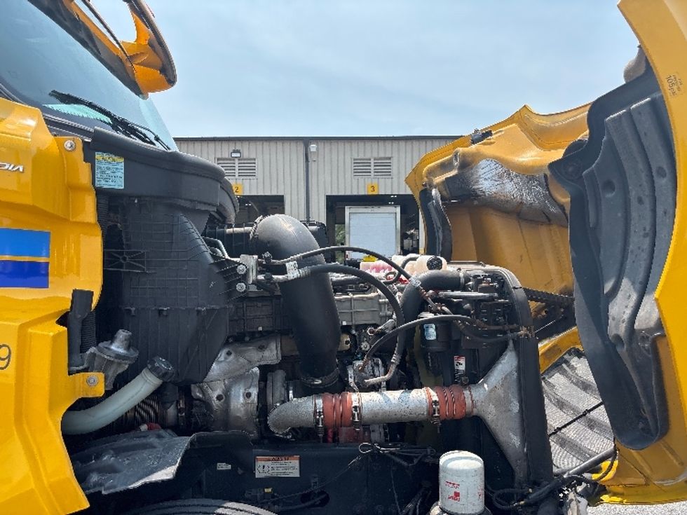 Day Cab Tractor-Heavy Duty Tractors-Freightliner-2020-T12664ST-Fredericksburg-VA-606,889\n\t\tmiles-$ 27,750 - Image 15