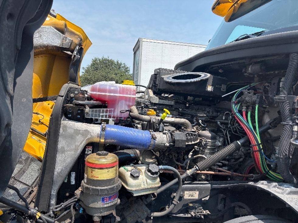 Day Cab Tractor-Heavy Duty Tractors-Freightliner-2020-T12664ST-Fredericksburg-VA-606,889\n\t\tmiles-$ 27,750 - Image 16