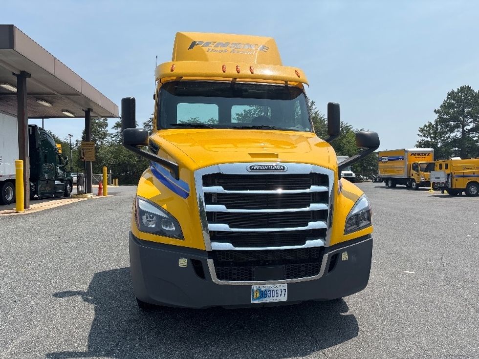 Day Cab Tractor-Heavy Duty Tractors-Freightliner-2020-T12664ST-Fredericksburg-VA-606,889\n\t\tmiles-$ 27,750 - Image 2