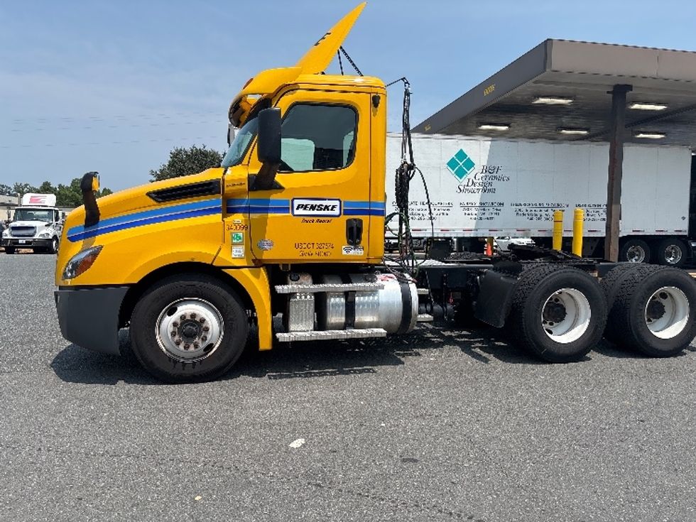 Day Cab Tractor-Heavy Duty Tractors-Freightliner-2020-T12664ST-Fredericksburg-VA-606,889\n\t\tmiles-$ 27,750 - Image 4