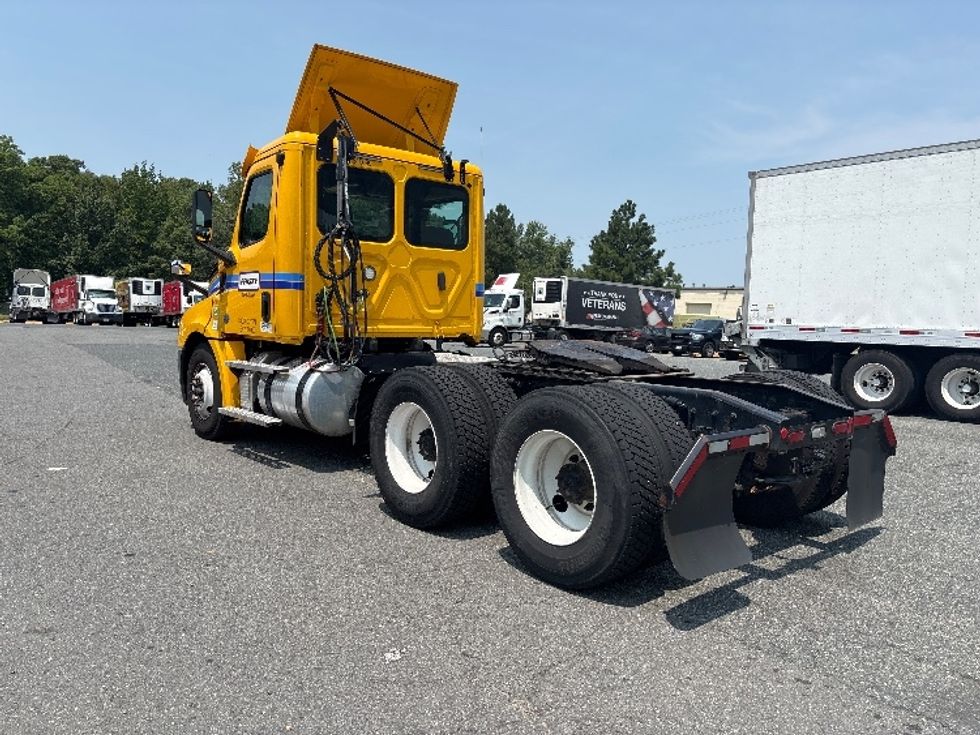 Day Cab Tractor-Heavy Duty Tractors-Freightliner-2020-T12664ST-Fredericksburg-VA-606,889\n\t\tmiles-$ 27,750 - Image 5