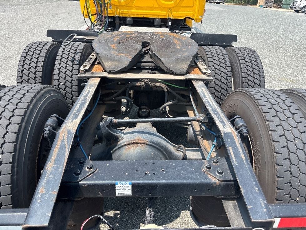 Day Cab Tractor-Heavy Duty Tractors-Freightliner-2020-T12664ST-Fredericksburg-VA-606,889\n\t\tmiles-$ 27,750 - Image 6