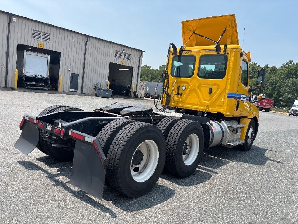 Day Cab Tractor-Heavy Duty Tractors-Freightliner-2020-T12664ST-Fredericksburg-VA-606,889\n\t\tmiles-$ 27,750 - Image 7
