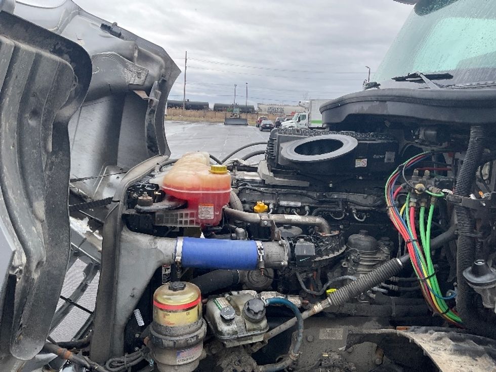 Day Cab Tractor-Heavy Duty Tractors-Freightliner-2020-T12664ST-Fredonia-NY-346,010\n\t\tmiles-$ 55,500 - Image 16