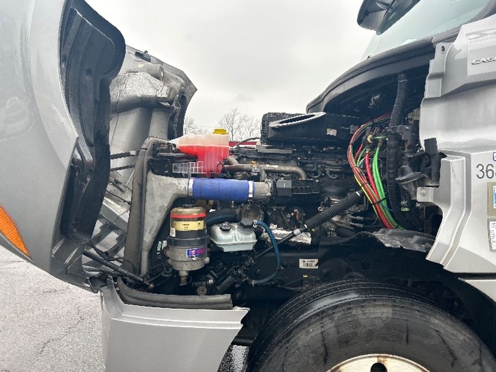 Day Cab Tractor-Heavy Duty Tractors-Freightliner-2020-T12664ST-Fredonia-NY-376,901\n\t\tmiles-$ 49,500 - Image 16