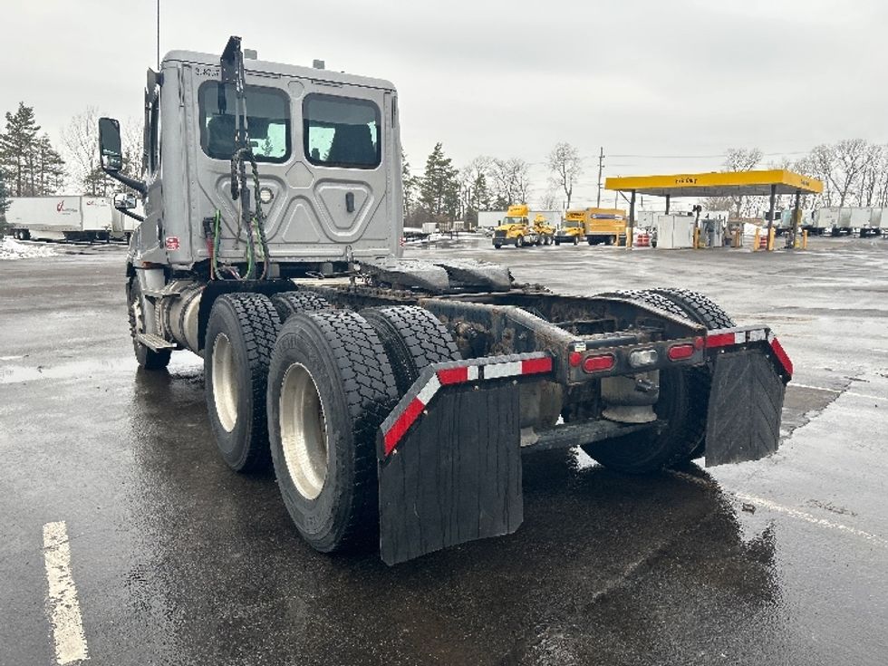 Day Cab Tractor-Heavy Duty Tractors-Freightliner-2020-T12664ST-Fredonia-NY-376,901\n\t\tmiles-$ 49,500 - Image 5