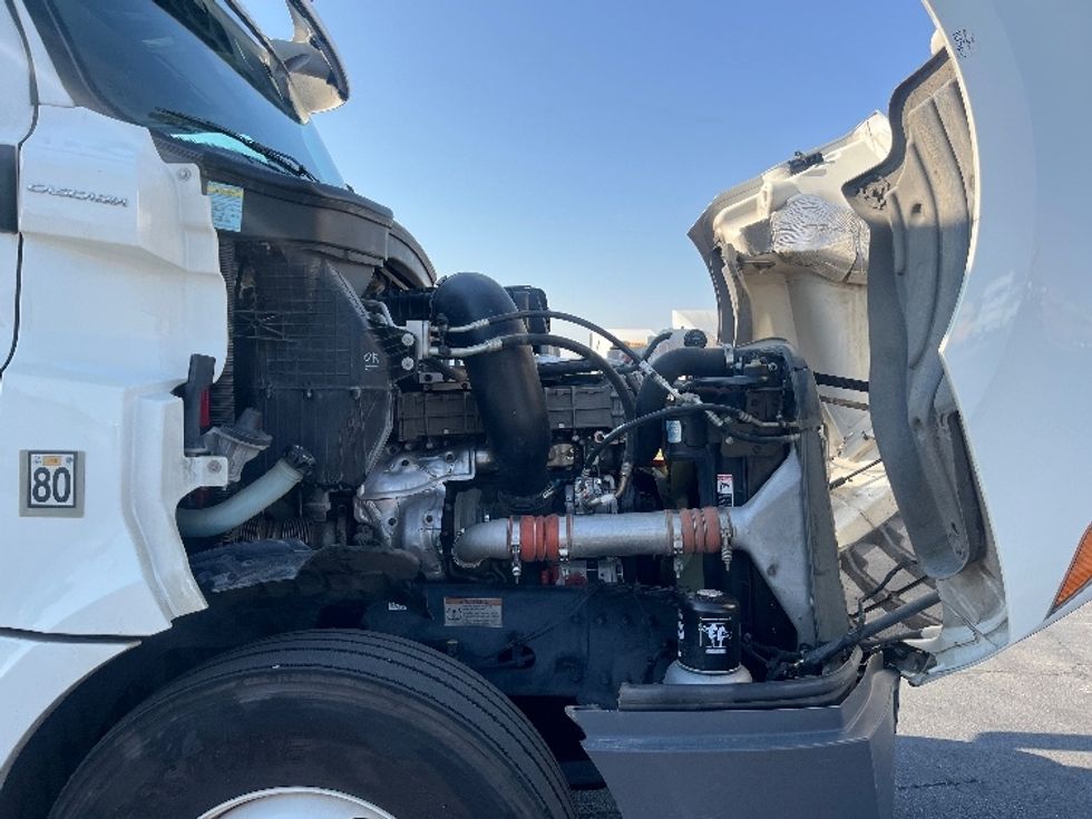Day Cab Tractor-Heavy Duty Tractors-Freightliner-2020-T12664ST-Fresno-CA-256,114\n\t\tmiles-$ 60,000 - Image 15