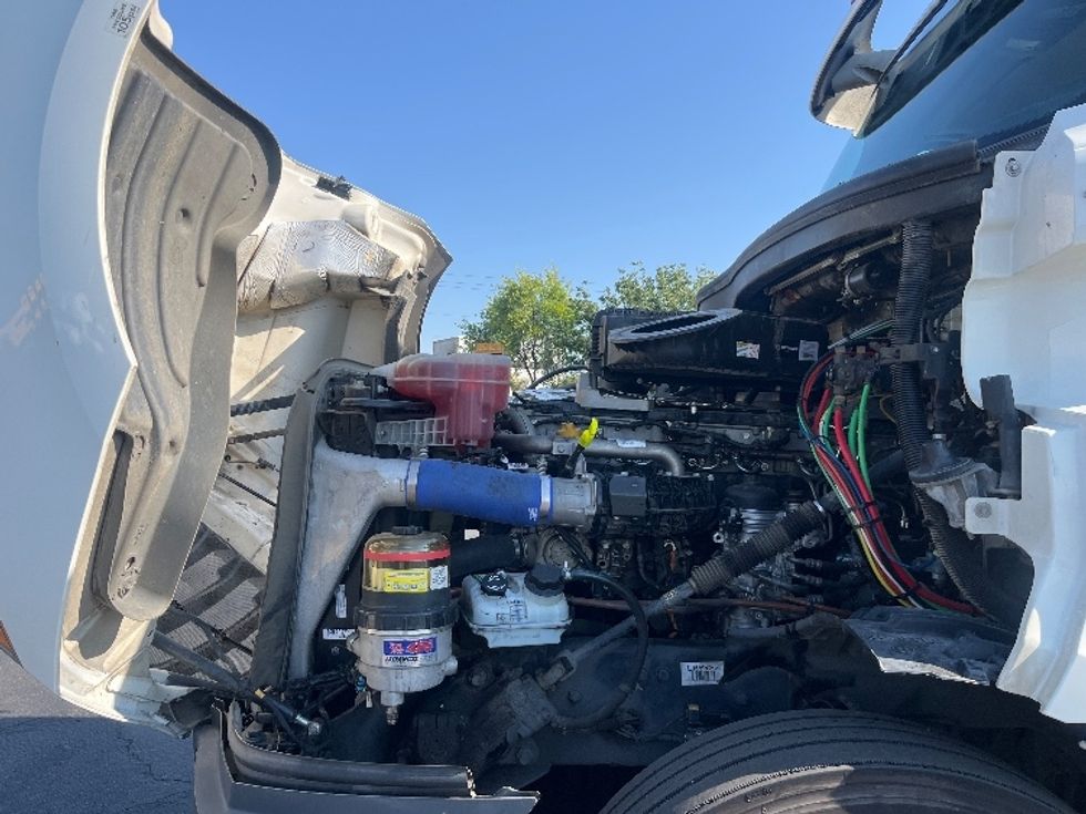 Day Cab Tractor-Heavy Duty Tractors-Freightliner-2020-T12664ST-Fresno-CA-256,114\n\t\tmiles-$ 60,000 - Image 16