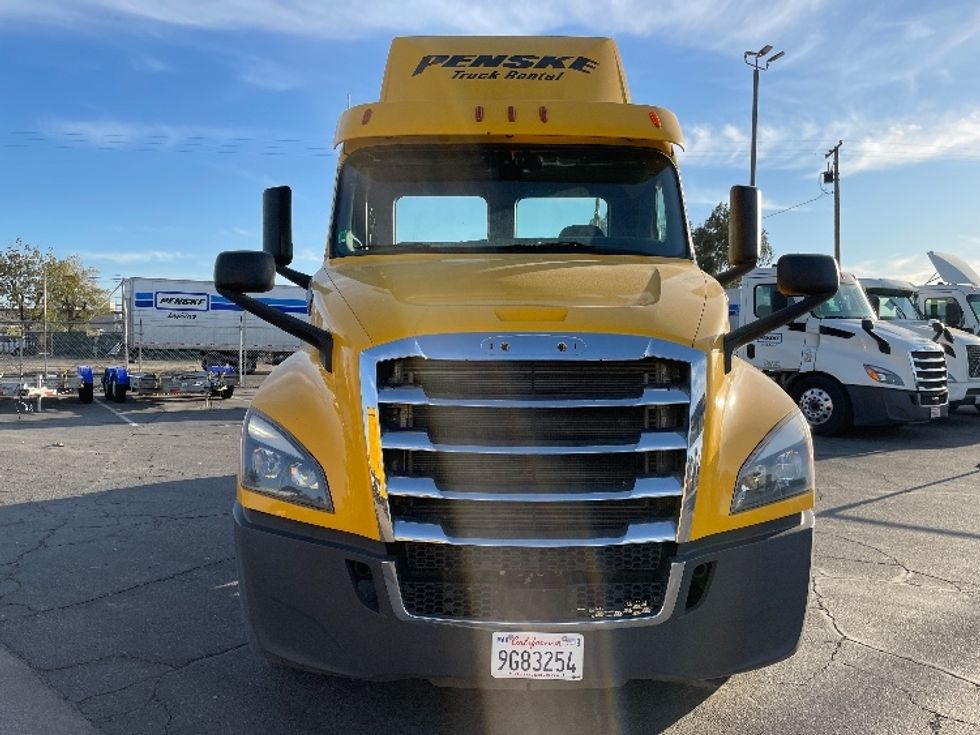 Day Cab Tractor-Heavy Duty Tractors-Freightliner-2020-T12664ST-Fresno-CA-260,296\n\t\tmiles-$ 73,250 - Image 2