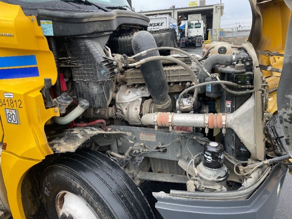 Day Cab Tractor-Heavy Duty Tractors-Freightliner-2020-T12664ST-Fresno-CA-327,887\n\t\tmiles-$ 68,750 - Image 15