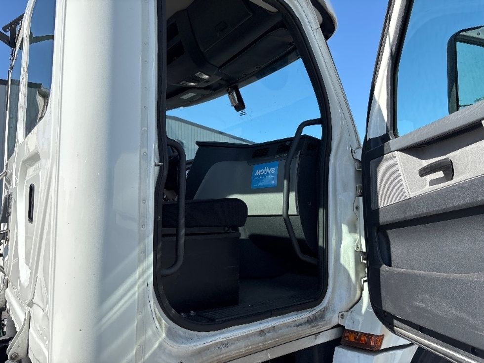 Day Cab Tractor-Heavy Duty Tractors-Freightliner-2020-T12664ST-Fresno-CA-412,187\n\t\tmiles-$ 50,000 - Image 12