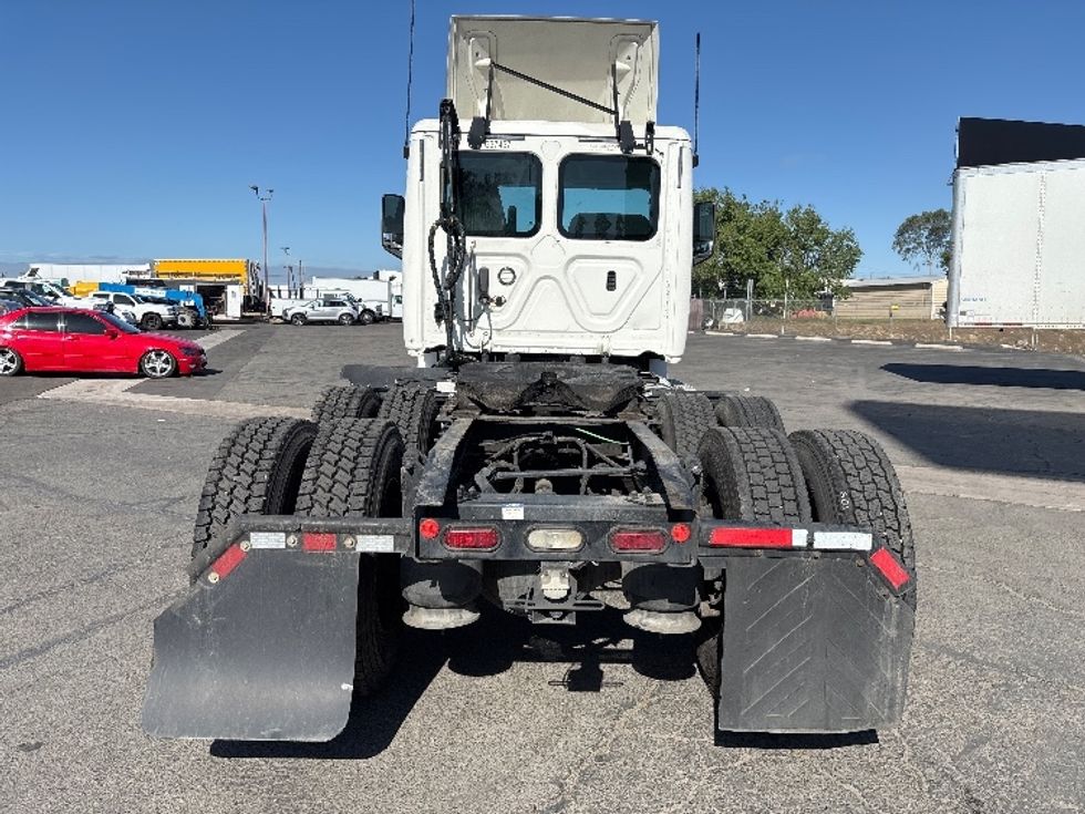Day Cab Tractor-Heavy Duty Tractors-Freightliner-2020-T12664ST-Fresno-CA-412,187\n\t\tmiles-$ 50,000 - Image 6