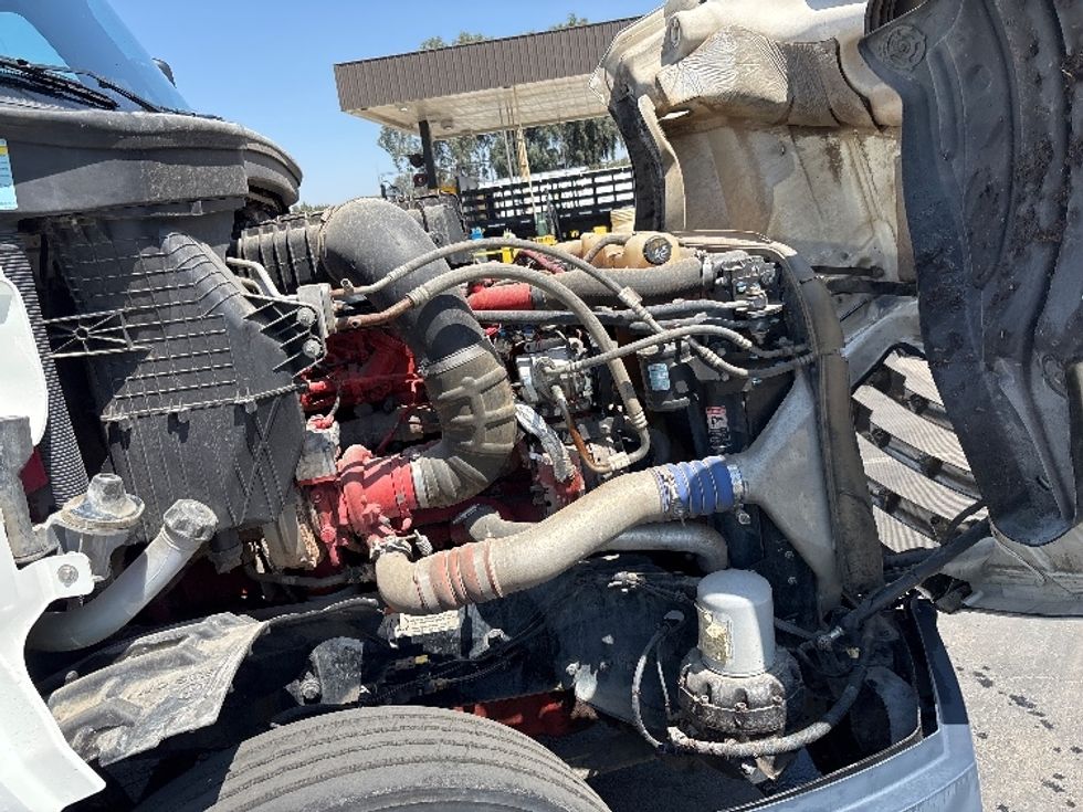 Day Cab Tractor-Heavy Duty Tractors-Freightliner-2020-T12664ST-Fresno-CA-460,331\n\t\tmiles-$ 52,750 - Image 15