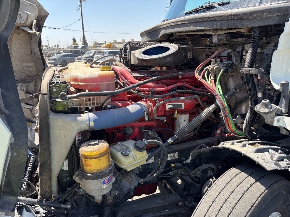 Day Cab Tractor-Heavy Duty Tractors-Freightliner-2020-T12664ST-Fresno-CA-460,331\n\t\tmiles-$ 52,750 - Image 16