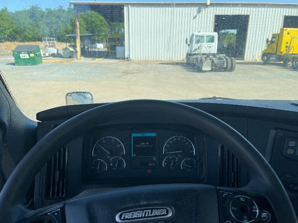 Day Cab Tractor-Heavy Duty Tractors-Freightliner-2020-T12664ST-Fresno-CA-492,097\n\t\tmiles-$ 47,750 - Image 10