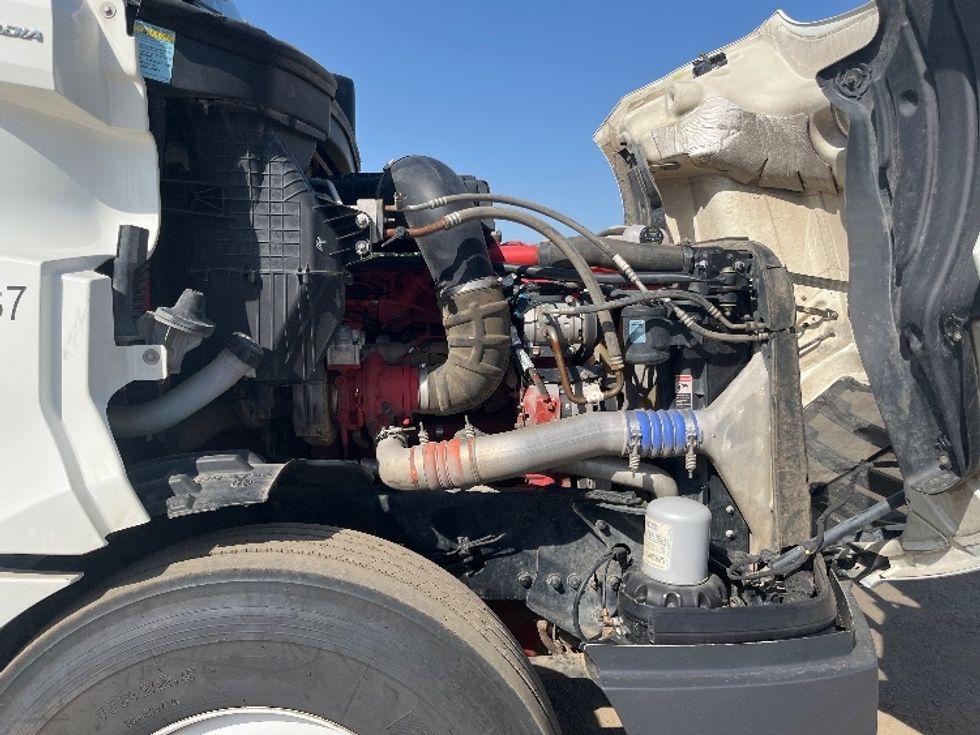 Day Cab Tractor-Heavy Duty Tractors-Freightliner-2020-T12664ST-Fresno-CA-492,097\n\t\tmiles-$ 47,750 - Image 14