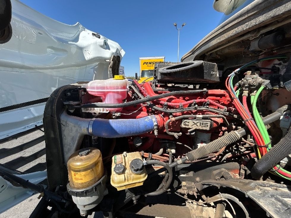 Day Cab Tractor-Heavy Duty Tractors-Freightliner-2020-T12664ST-Fresno-CA-547,037\n\t\tmiles-$ 36,000 - Image 15