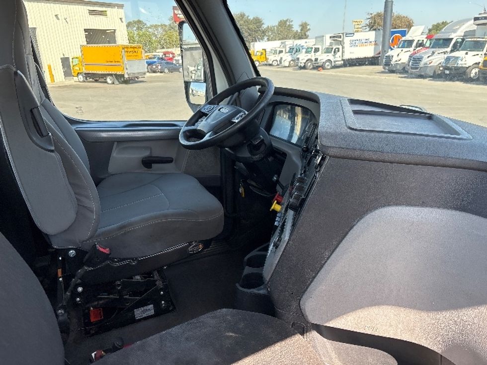Day Cab Tractor-Heavy Duty Tractors-Freightliner-2020-T12664ST-Fresno-CA-587,846\n\t\tmiles-$ 37,000 - Image 14
