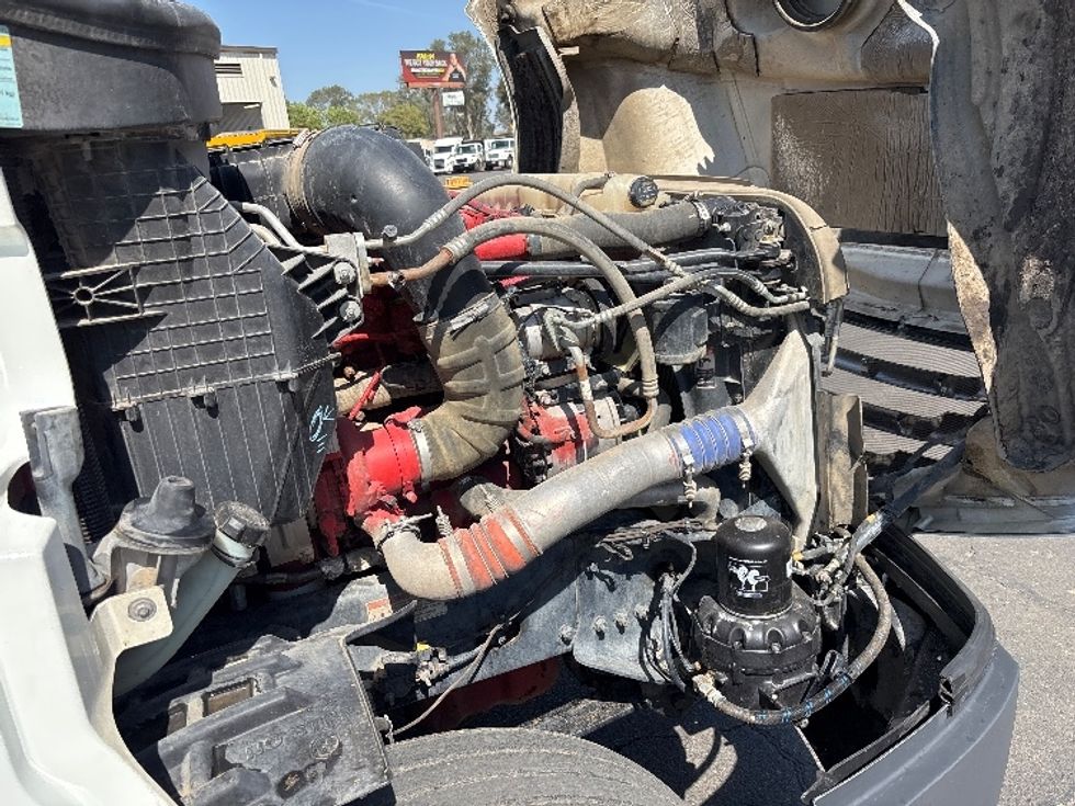 Day Cab Tractor-Heavy Duty Tractors-Freightliner-2020-T12664ST-Fresno-CA-587,846\n\t\tmiles-$ 37,000 - Image 15