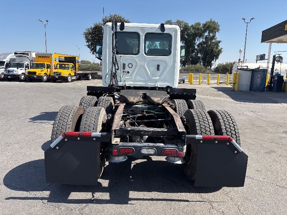 Day Cab Tractor-Heavy Duty Tractors-Freightliner-2020-T12664ST-Fresno-CA-587,846\n\t\tmiles-$ 37,000 - Image 6