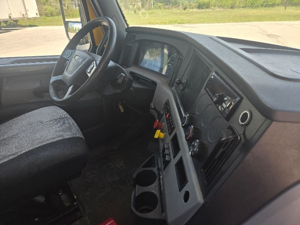 Day Cab Tractor-Heavy Duty Tractors-Freightliner-2020-T12664ST-Gahanna-OH-560,534\n\t\tmiles-$ 43,250 - Image 14