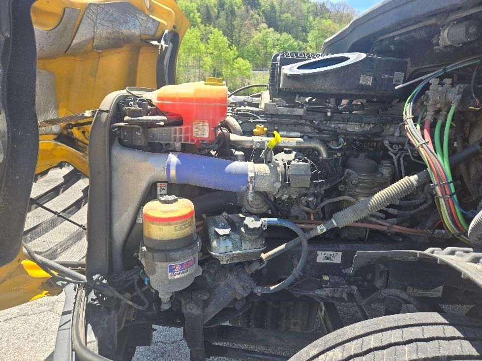 Day Cab Tractor-Heavy Duty Tractors-Freightliner-2020-T12664ST-Gahanna-OH-560,534\n\t\tmiles-$ 43,250 - Image 16