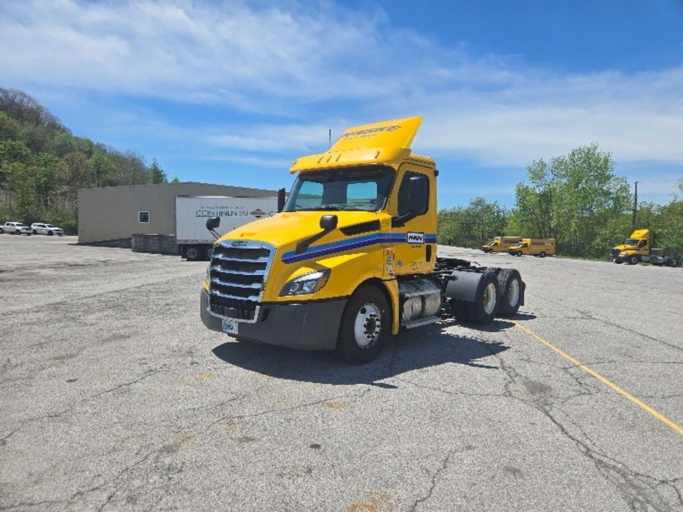 Day Cab Tractor-Heavy Duty Tractors-Freightliner-2020-T12664ST-Gahanna-OH-560,534\n\t\tmiles-$ 43,250 - Image 3