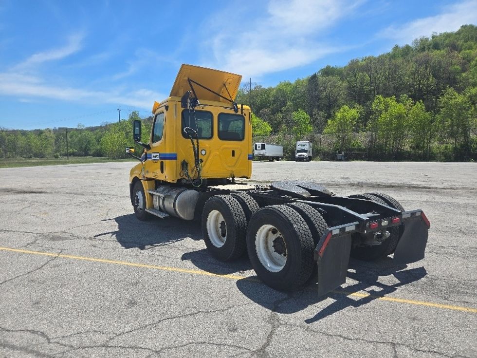 Day Cab Tractor-Heavy Duty Tractors-Freightliner-2020-T12664ST-Gahanna-OH-560,534\n\t\tmiles-$ 43,250 - Image 5
