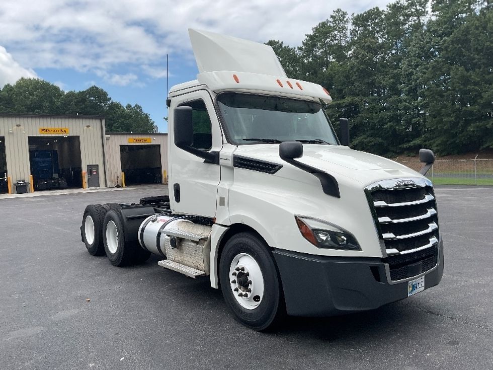 Day Cab Tractor-Heavy Duty Tractors-Freightliner-2020-T12664ST-Gainesville-GA-454,895\n\t\tmiles-$ 51,750 - Image 1