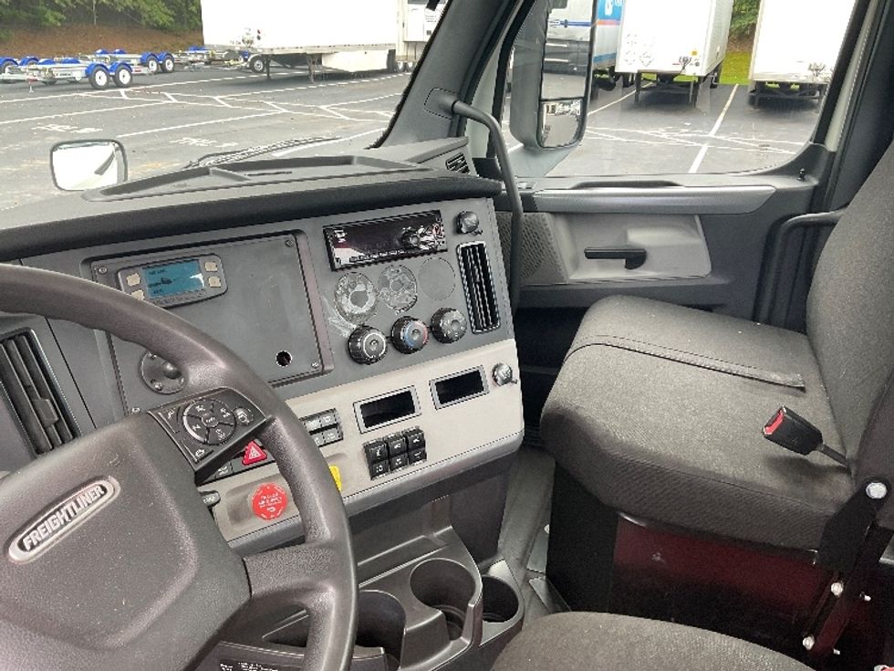 Day Cab Tractor-Heavy Duty Tractors-Freightliner-2020-T12664ST-Gainesville-GA-454,895\n\t\tmiles-$ 51,750 - Image 10