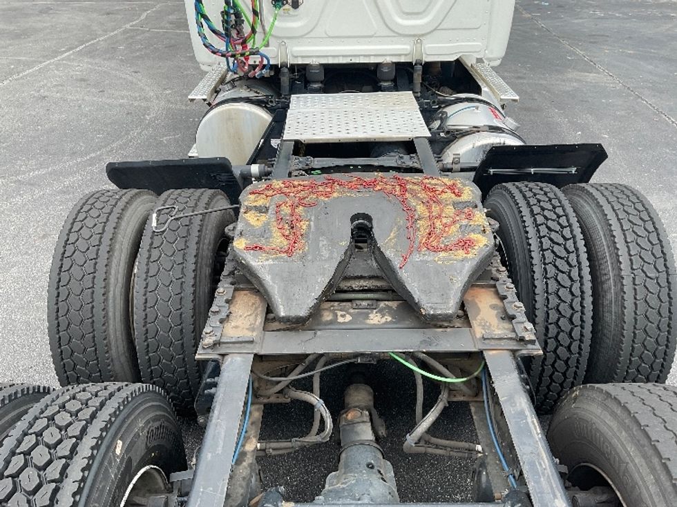 Day Cab Tractor-Heavy Duty Tractors-Freightliner-2020-T12664ST-Gainesville-GA-454,895\n\t\tmiles-$ 51,750 - Image 6