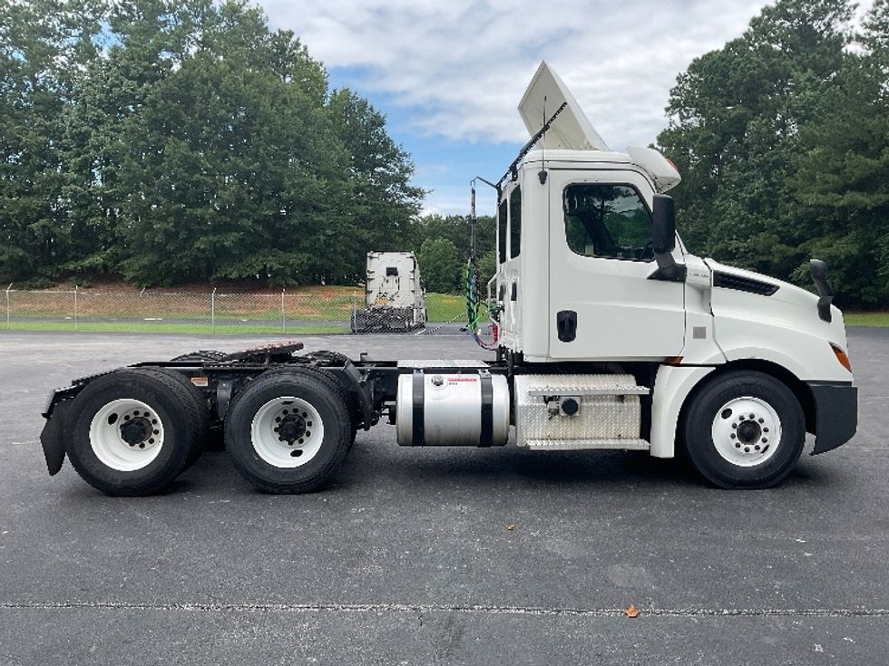 Day Cab Tractor-Heavy Duty Tractors-Freightliner-2020-T12664ST-Gainesville-GA-454,895\n\t\tmiles-$ 51,750 - Image 8