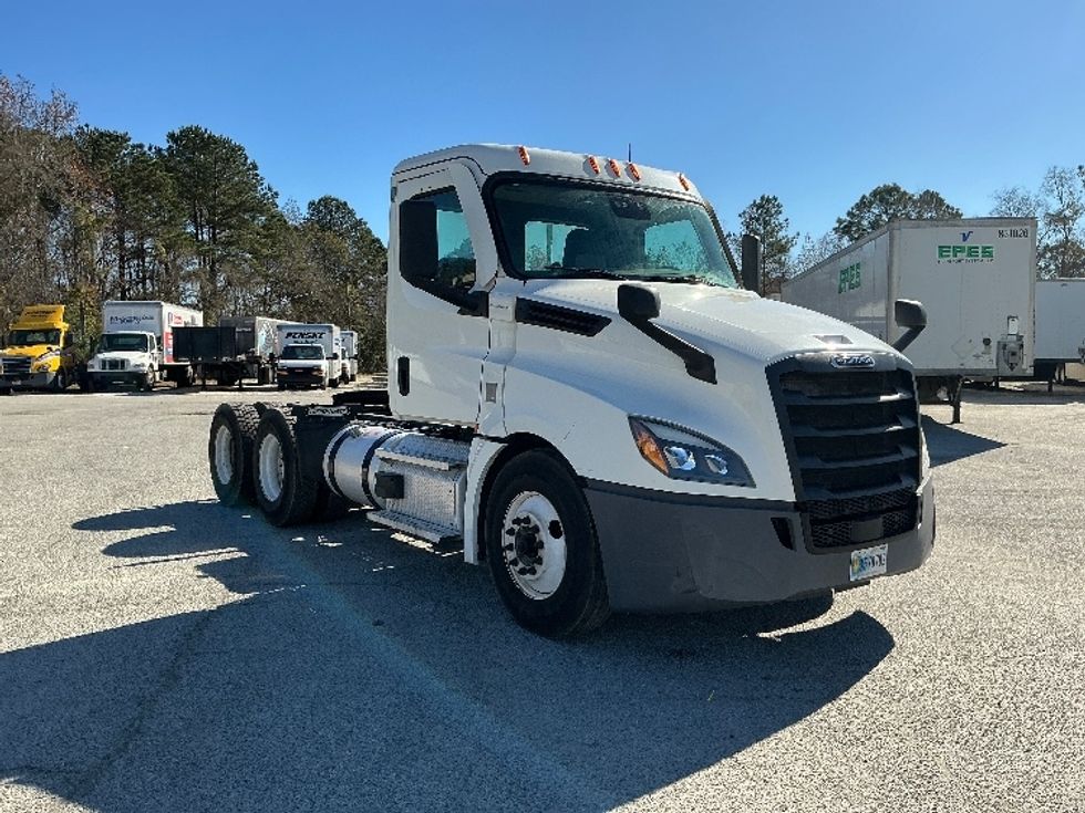 Day Cab Tractor-Heavy Duty Tractors-Freightliner-2020-T12664ST-Garden City-GA-347,871\n\t\tmiles-$ 55,000 - Image 1