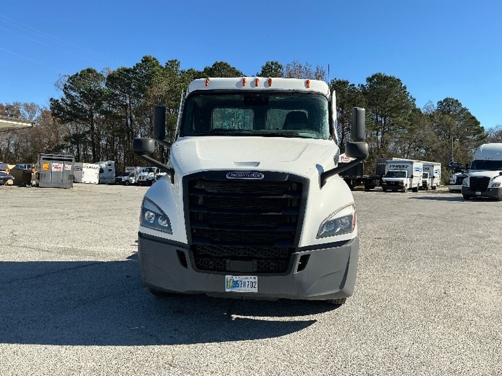 Day Cab Tractor-Heavy Duty Tractors-Freightliner-2020-T12664ST-Garden City-GA-347,871\n\t\tmiles-$ 55,000 - Image 2