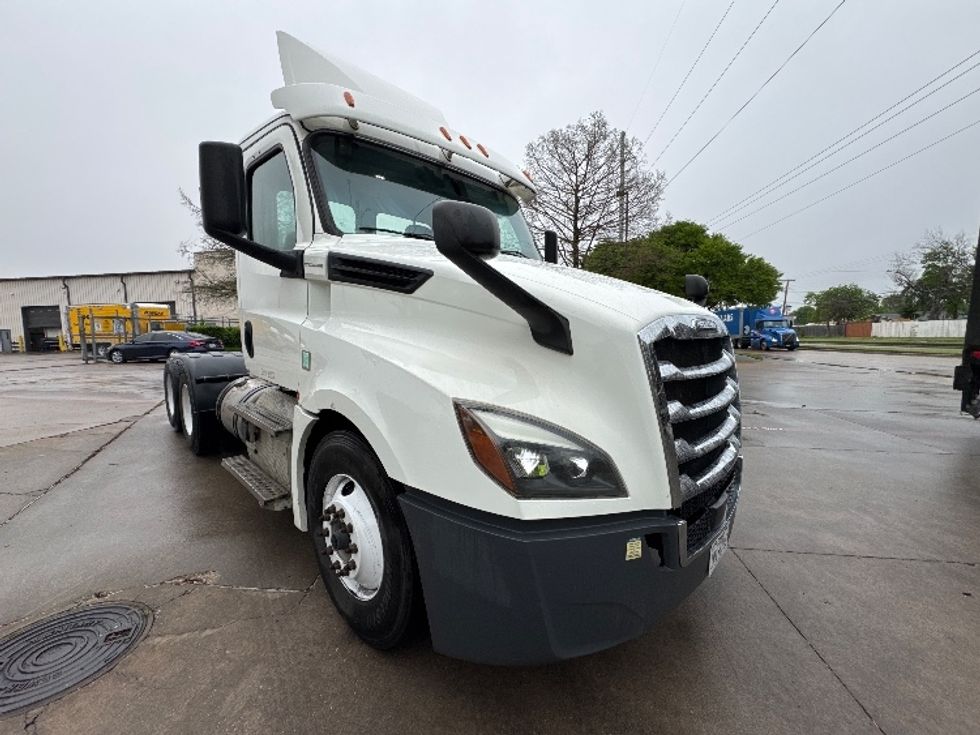 Day Cab Tractor-Heavy Duty Tractors-Freightliner-2020-T12664ST-Garland-TX-244,004\n\t\tmiles-$ 64,750 - Image 1