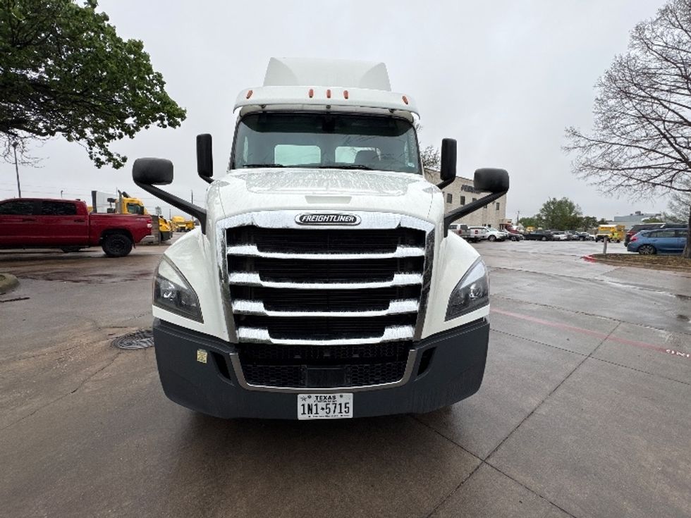 Day Cab Tractor-Heavy Duty Tractors-Freightliner-2020-T12664ST-Garland-TX-244,004\n\t\tmiles-$ 64,750 - Image 2