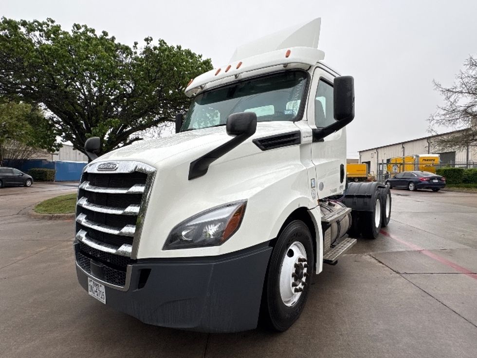 Day Cab Tractor-Heavy Duty Tractors-Freightliner-2020-T12664ST-Garland-TX-244,004\n\t\tmiles-$ 64,750 - Image 3